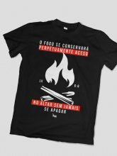 Camiseta O fogo se conservará perpetuamente aceso no altar .